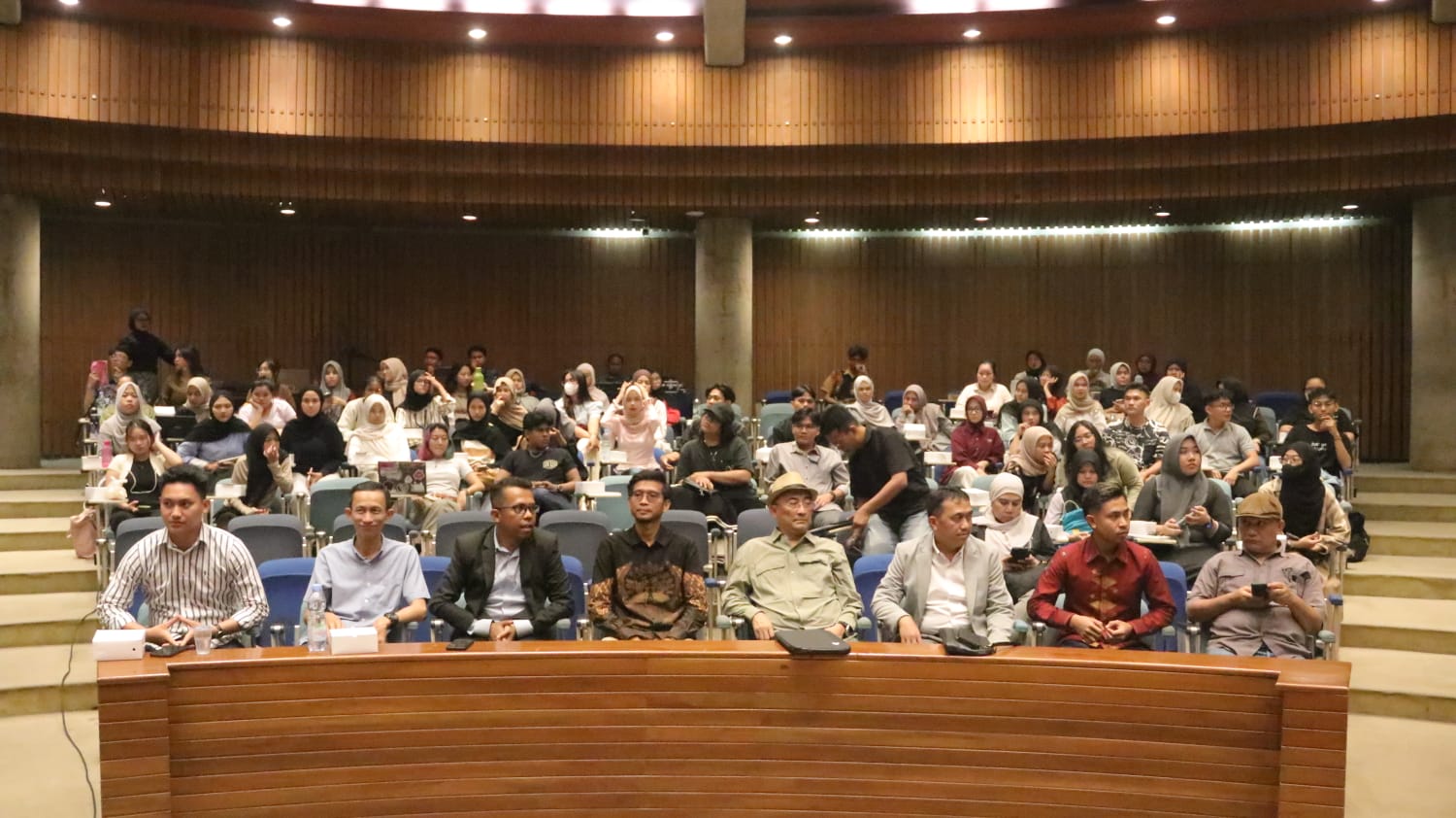 Dana Asing dan NGO: Antara Idealitas Sosial dan Dinamika Kepentingan Global