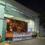 Mahasiswa UINSA Surabaya Segel Gerbang Kampus, Tolak Pelantikan Akh. Muzakki sebagai Rektor Periode 2026–2030