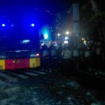 Kericuhan Bandung Memanas, Truk Polisi Diserang Massa di Simpang Dago